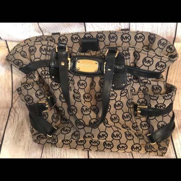 Micheal Kors Handbag - Picture 3 of 4